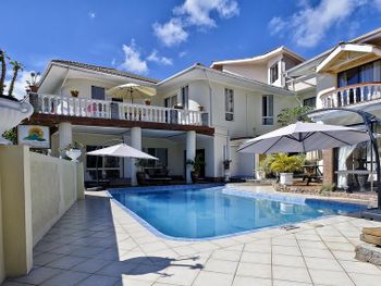 CARANA HILLTOP VILLA 4*+