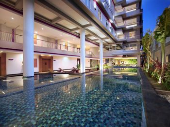 FAVE HOTEL SUNSET SEMINYAK 3*