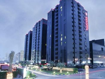 RAMADA HOTEL & SUITES 4 *